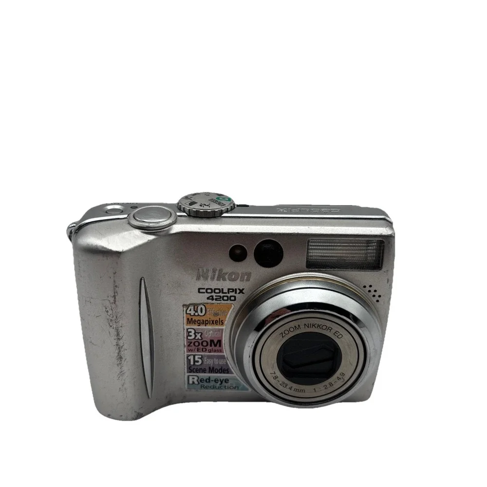 NIKON Coolpix E4200 Camera - 4.0MP, 3x Zoom - For Parts Only